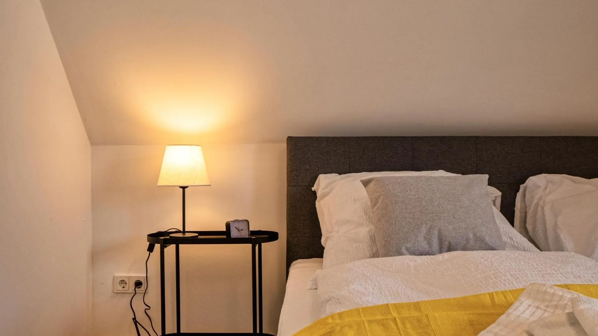 Apartment 110 Qm Penthousewohnung Bei Bonn / Koeln Lohmar